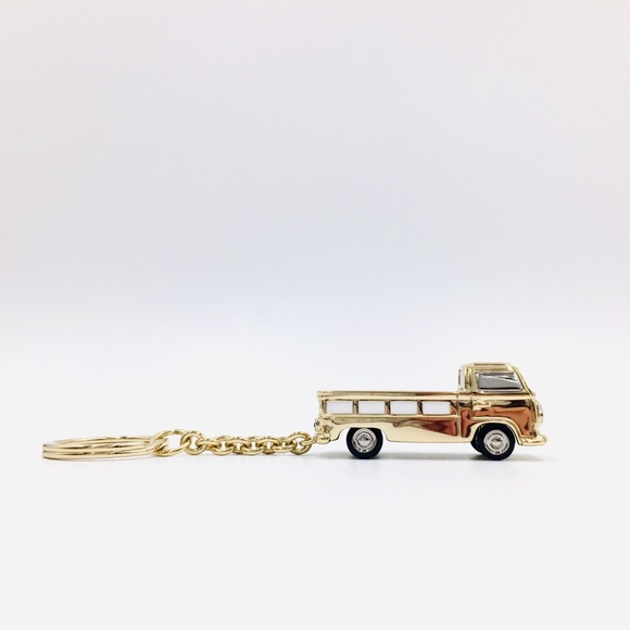 Alexis Bittar VW “Bittar Bus” Exclusive Keychain - Picture 4 of 8